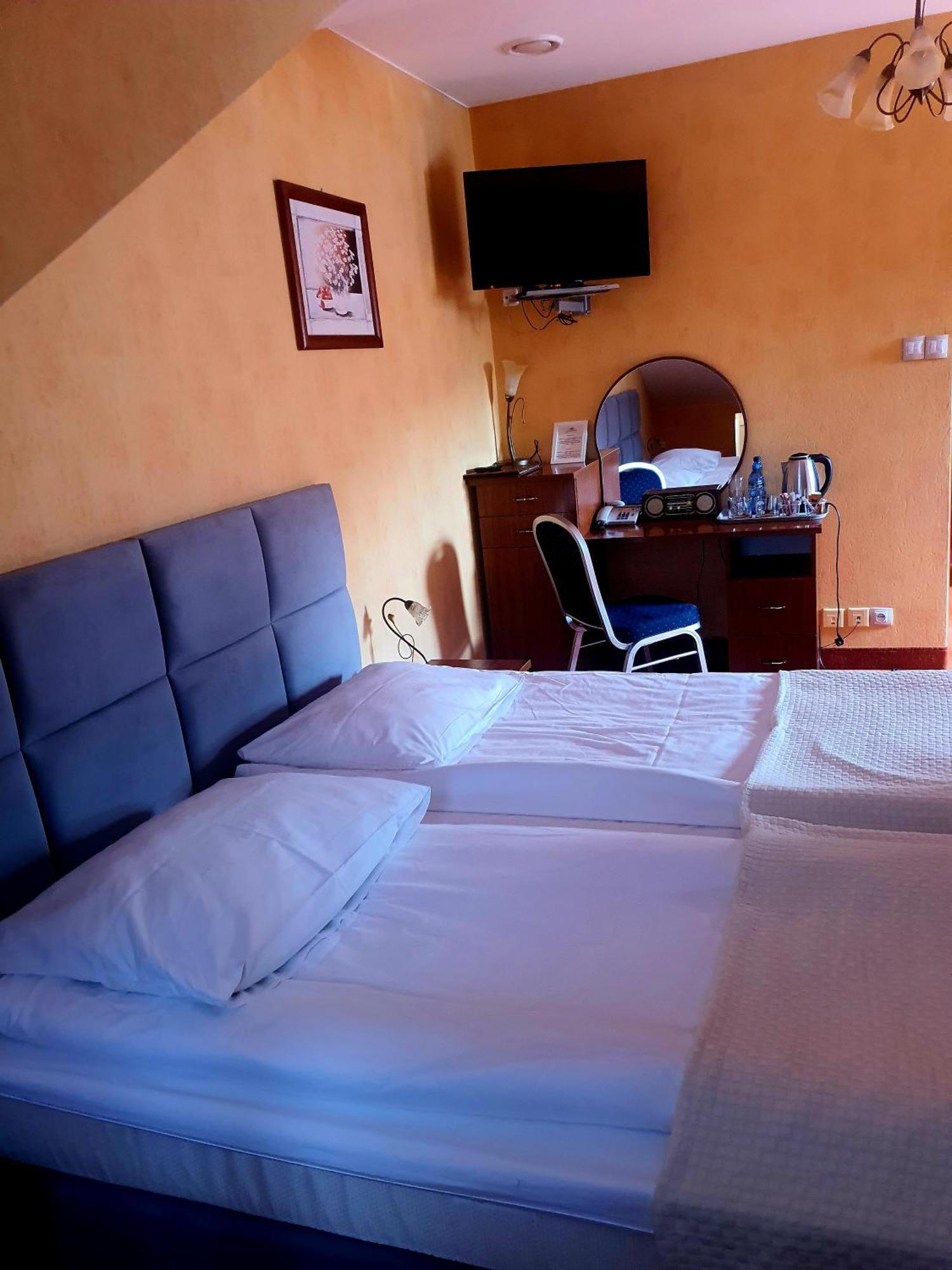 Hotel U Pietrzakow Zielonka  Esterno foto