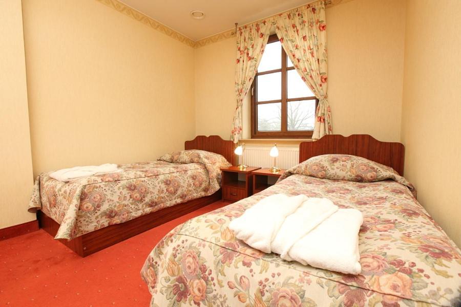 Hotel U Pietrzakow Zielonka  Esterno foto