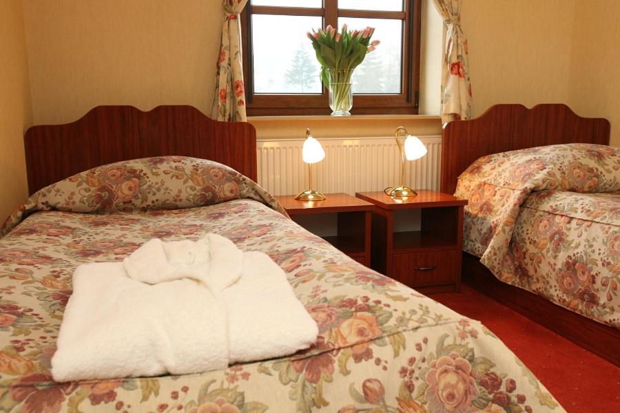 Hotel U Pietrzakow Zielonka  Esterno foto